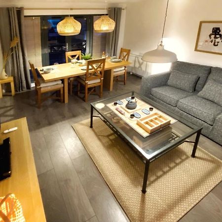 Japanese Style Muji Two-Bedroom Apt สวอนซี ภายนอก รูปภาพ