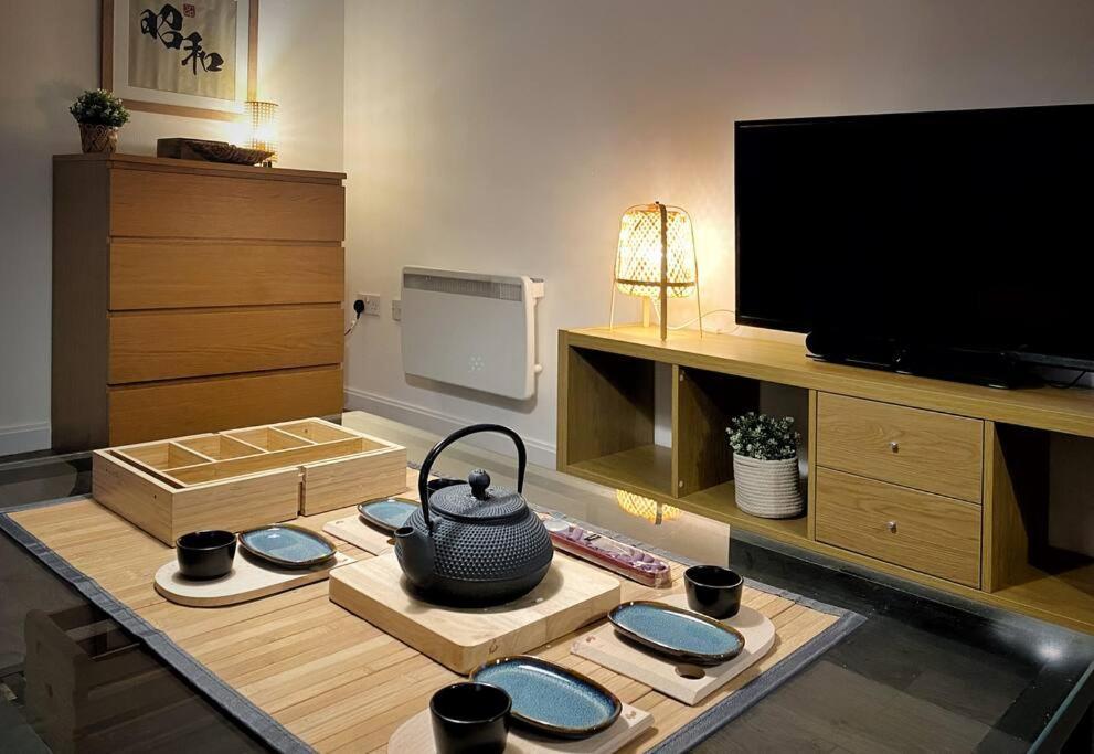Japanese Style Muji Two-Bedroom Apt สวอนซี ภายนอก รูปภาพ