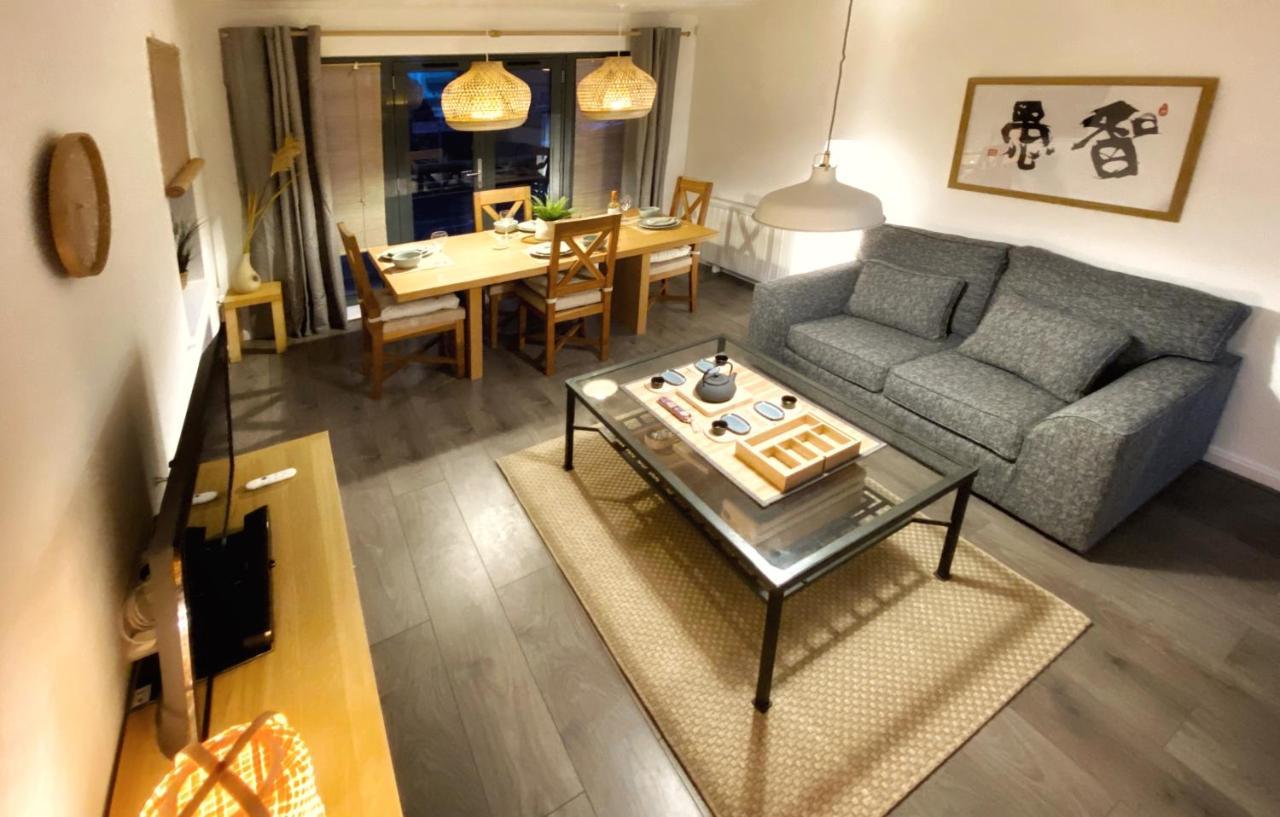 Japanese Style Muji Two-Bedroom Apt สวอนซี ภายนอก รูปภาพ