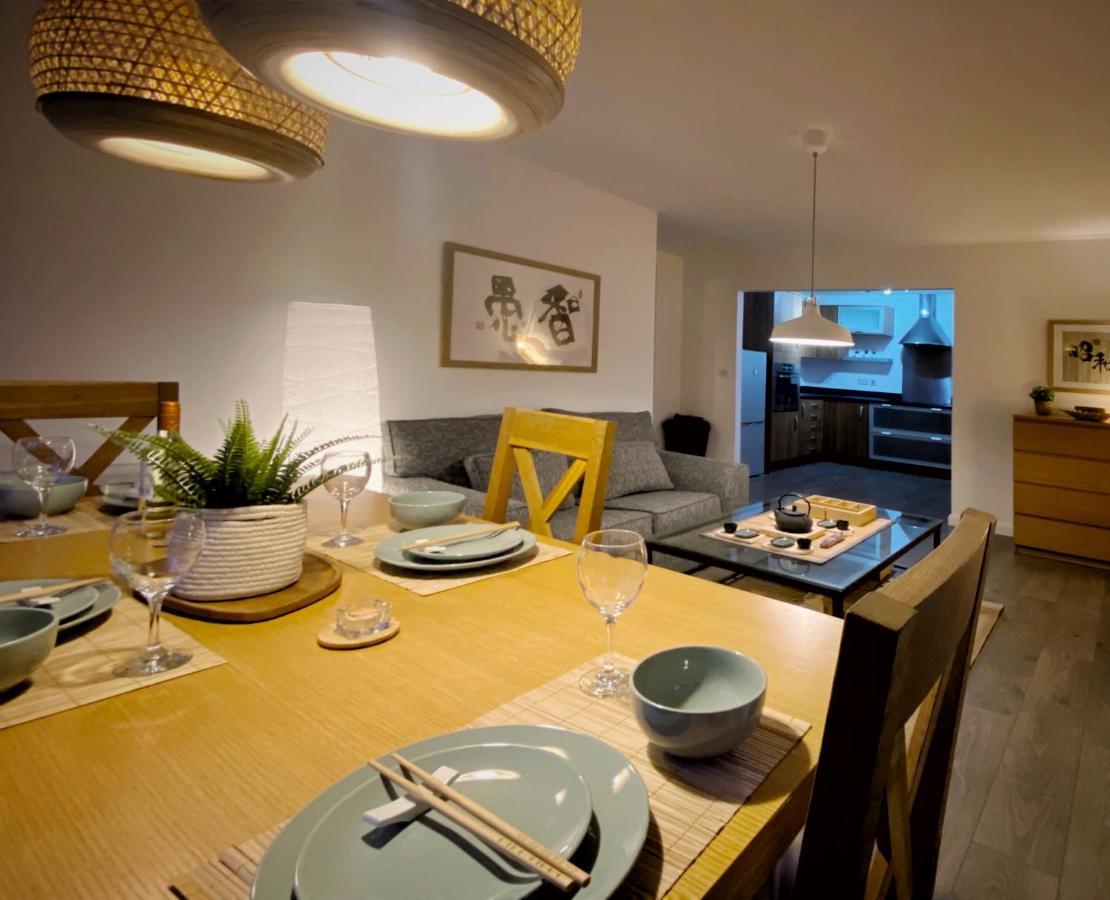 Japanese Style Muji Two-Bedroom Apt สวอนซี ภายนอก รูปภาพ